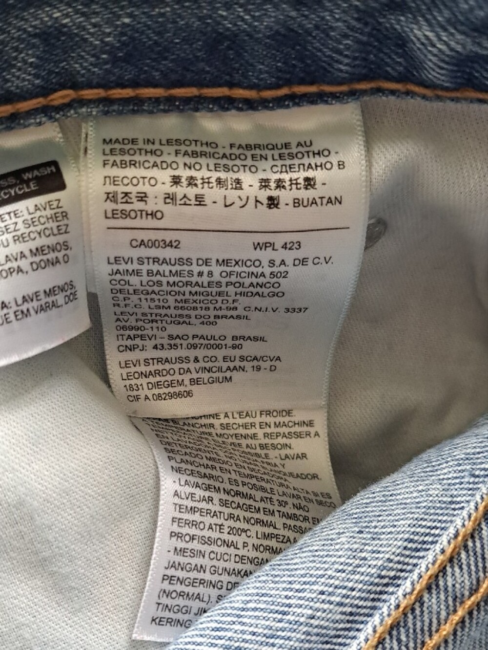 ​VTG Levi’s 550 Relaxed Fit Tapered Leg Jeans Light Stonewash 33x34 (Fits 32x32) - Picture 10 of 13